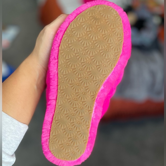 Uggs hot pink sliders - Picture 5 of 8